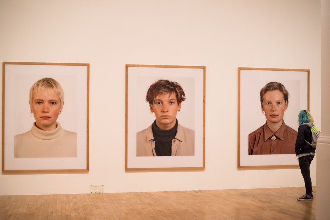 Thomas Ruff's 'Portraits' - 1986-1991 'Dwarfing' an Exhibition Goer at the Whitechapel Gallery